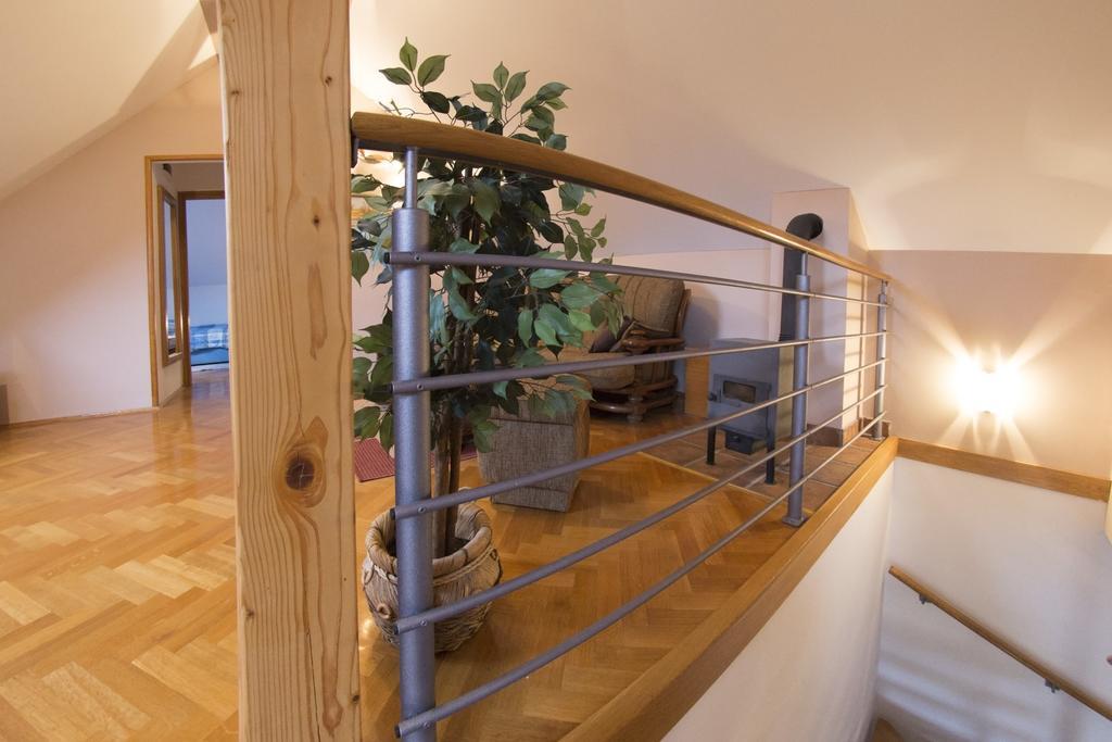 Apartment Oreskovic โอโทชาส ภายนอก รูปภาพ