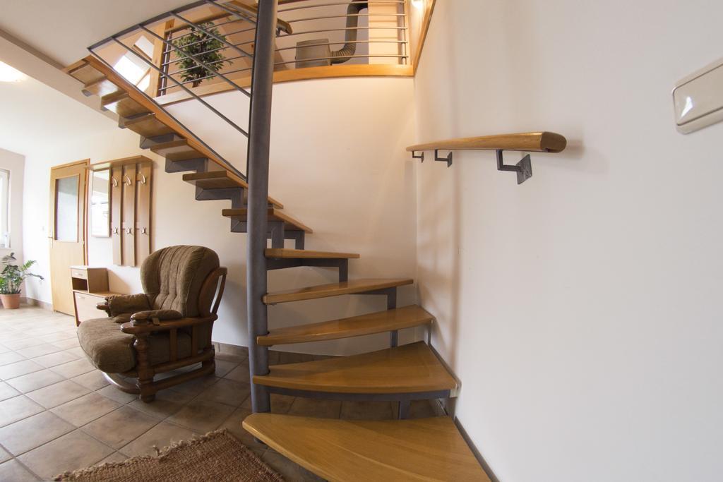 Apartment Oreskovic โอโทชาส ภายนอก รูปภาพ